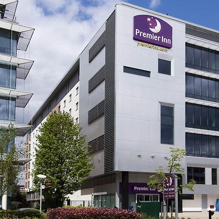 Premier Inn London Ealing Brentford Esterno foto