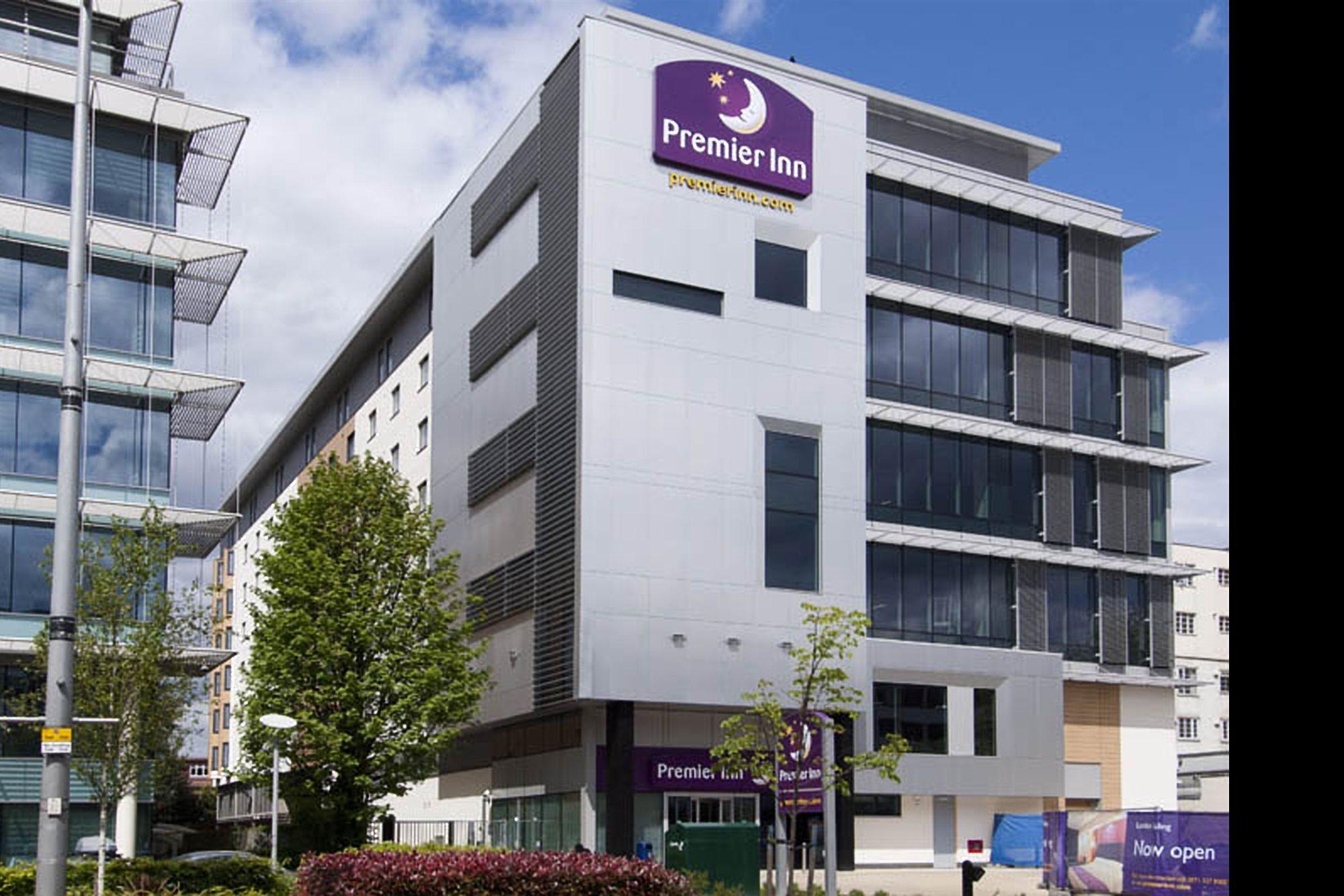 Premier Inn London Ealing Brentford Esterno foto