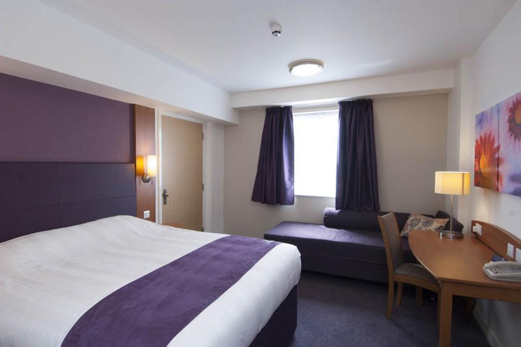 Premier Inn London Ealing Brentford Camera foto