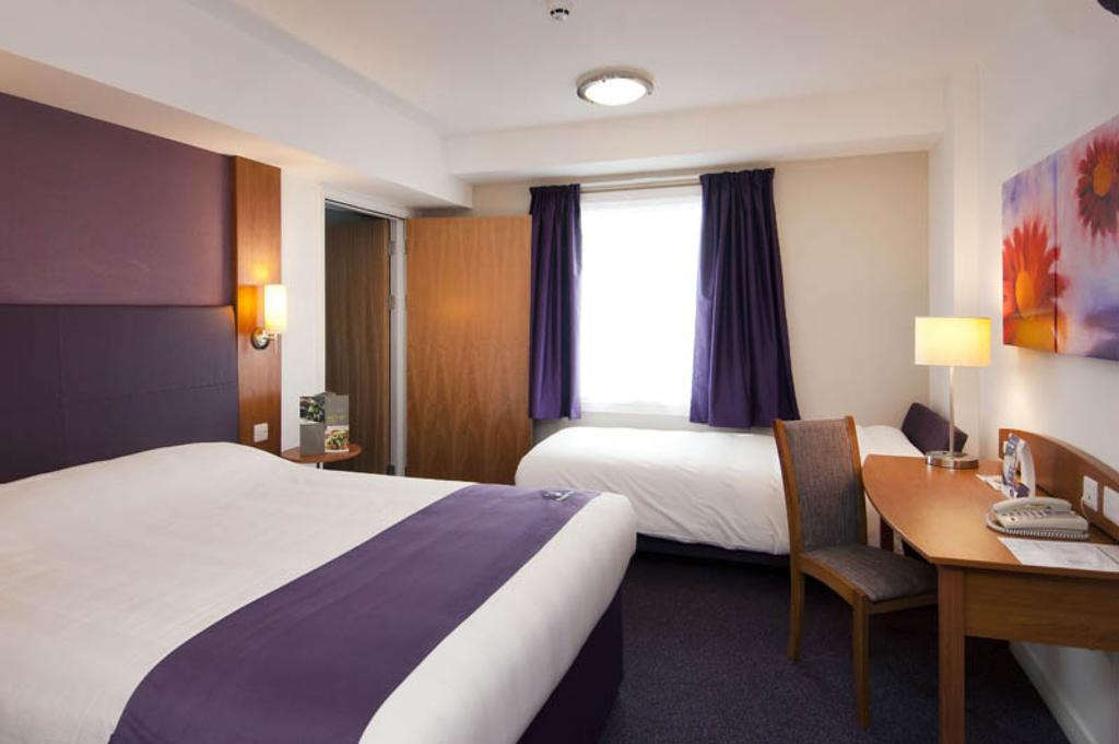 Premier Inn London Ealing Brentford Camera foto