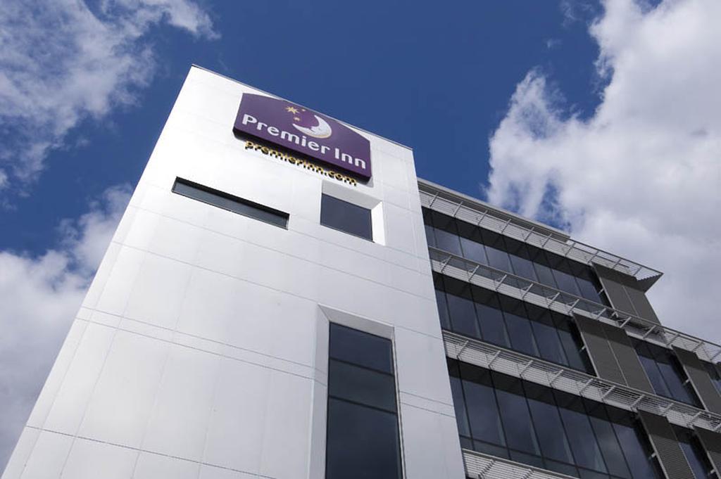 Premier Inn London Ealing Brentford Esterno foto