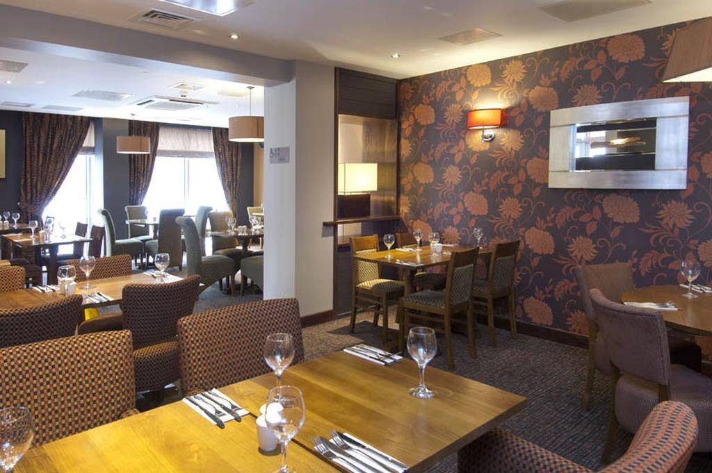 Premier Inn London Ealing Brentford Esterno foto