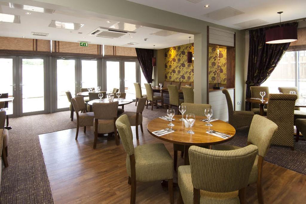 Premier Inn London Ealing Brentford Esterno foto