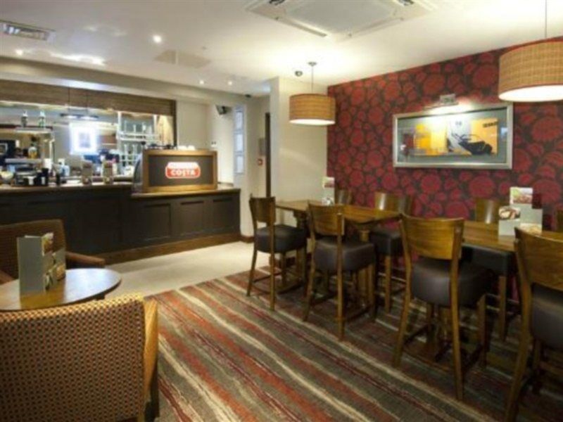 Premier Inn London Ealing Brentford Esterno foto
