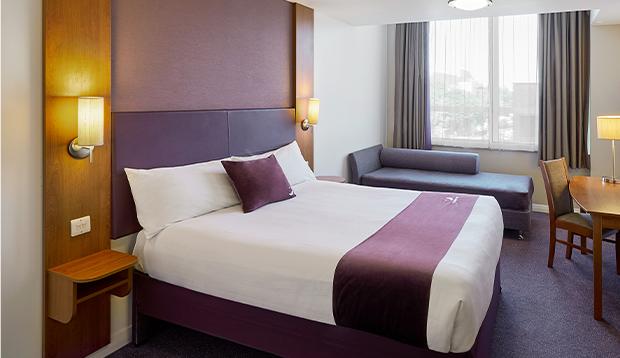 Premier Inn London Ealing Brentford Esterno foto